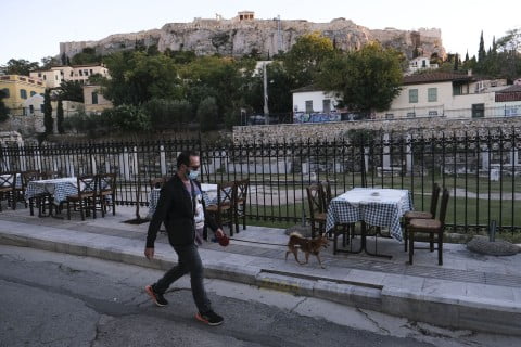Χαλάρωση μέτρων: Τί αλλάζει από το Σάββατο σε διασκέδαση και γήπεδα
