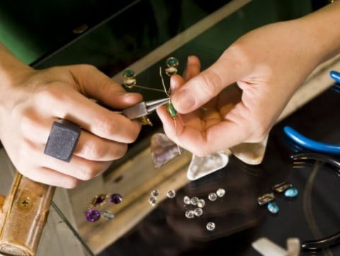 O κανονισμός του 32ου Πανελλήνιου Διαγωνισμού Φιλοτέχνησης Σχεδίου Κοσμήματος