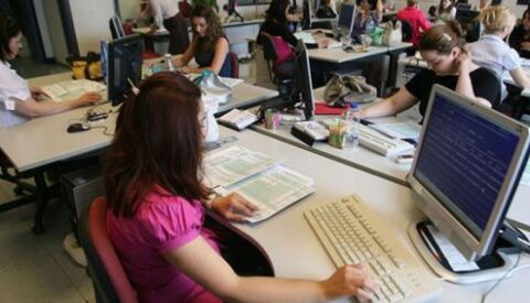 Πόσο αυξάνονται οι μισθοί το 2024 σε Δημόσιο και ιδιωτικό τομέα – Τι ισχύει με τις τριετίες