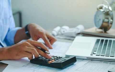 Εφορία: Τι φέρνει το 2024 σε νοικοκυριά, επαγγελματίες και ιδιοκτήτες ακινήτων