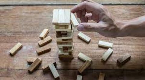 Wood & Company: Οι κίνδυνοι για τη φετινή ανάπτυξη – Οι τρεις καταλύτες για την ελληνική οικονομία