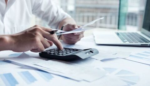 Πρόστιμα: Συμβιβασμός με την Εφορία για “κούρεμα” έως 75%